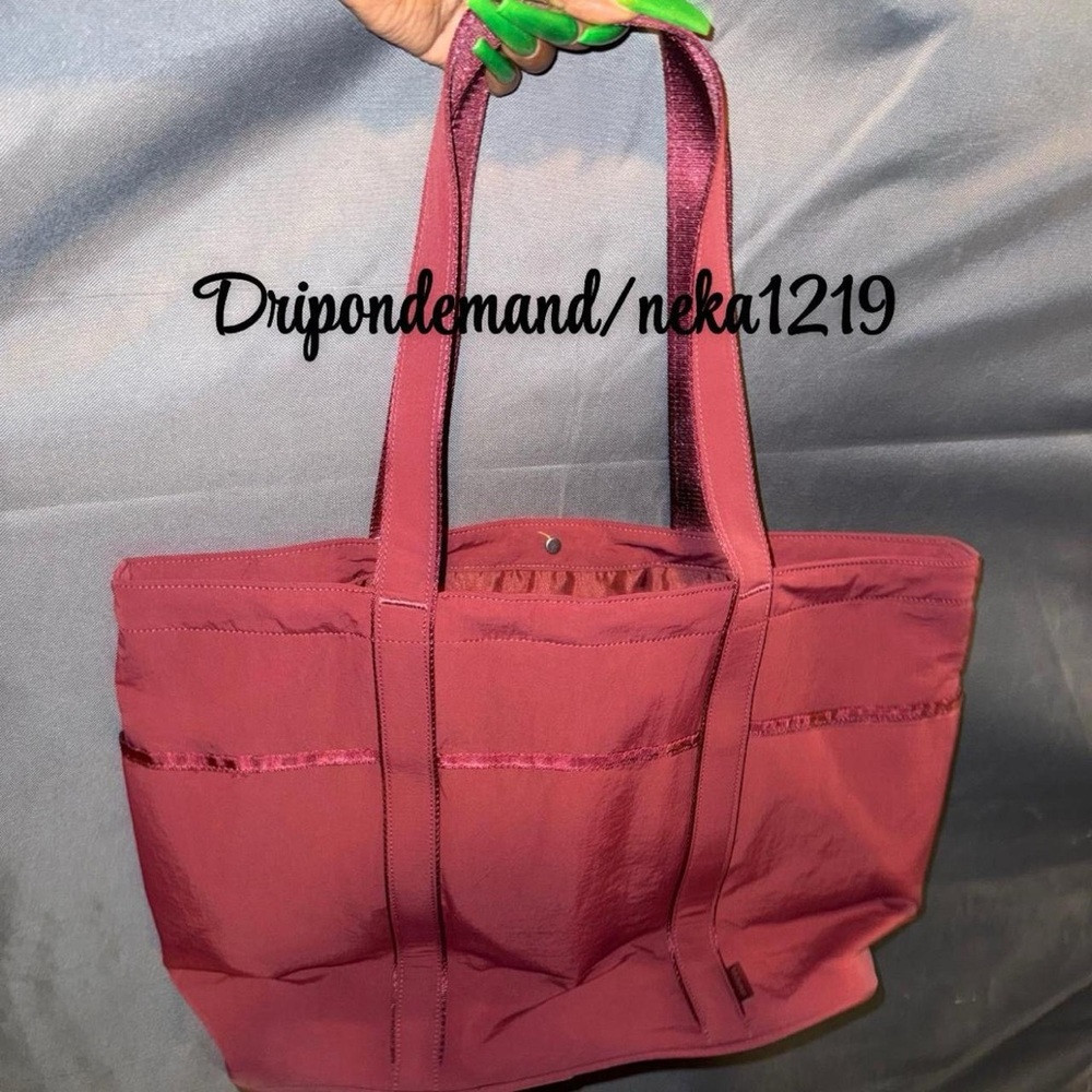 Lululemon Daily Multi-Pocket Tote Bag 20L- Burgundy Bay - Picture 5 of 11